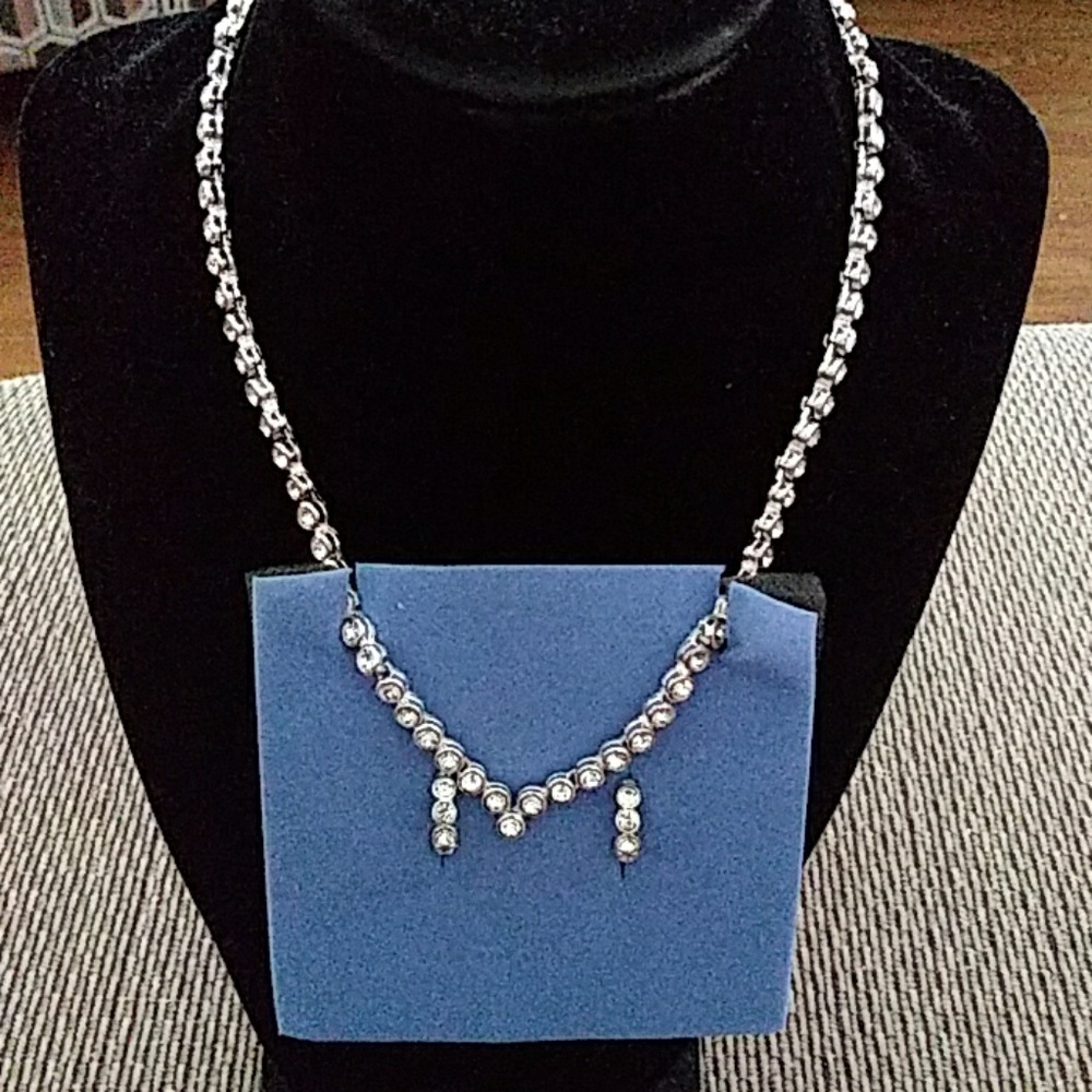 Avon sparkling Crystal V shape necklace and hoop e